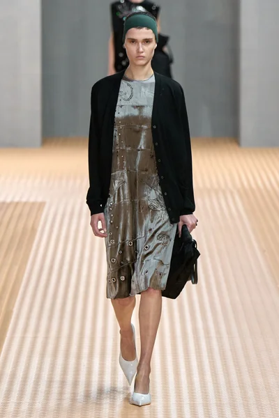 Look 24